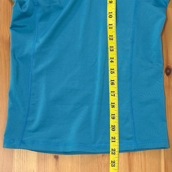 Patagonia | Long Sleeve Mock Neck Activewear Top - Picture 8 of 8